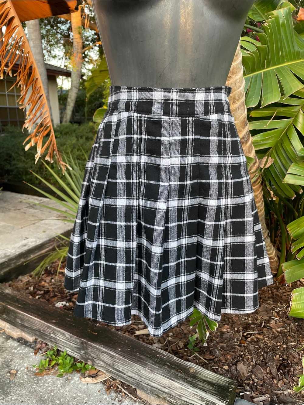 Hollister plaid pleated skirt